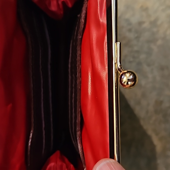 Dooney and Bourke J6616532 Pebbled Leather Handbag Deep Burgund - Picture 4 of 11